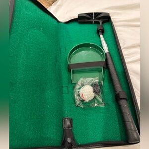 Perry Ellis Hole in One Travel Collaspsible Putter Set.